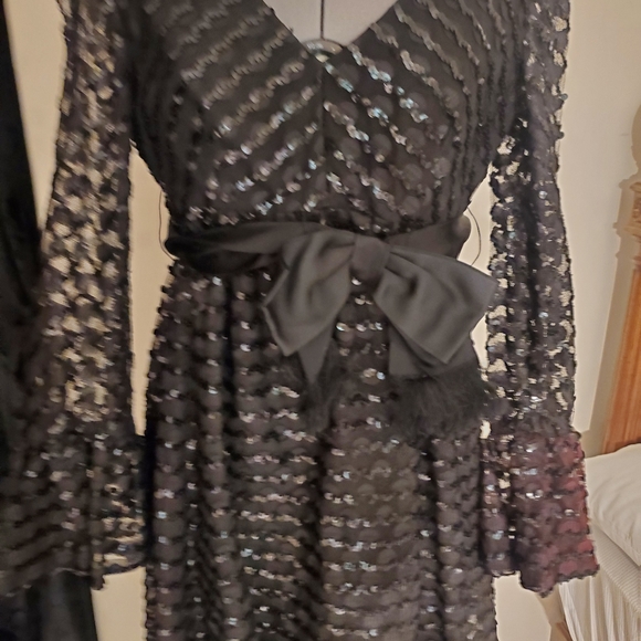 Elegant vintage sequin long sleeve bow dress - Picture 7 of 8